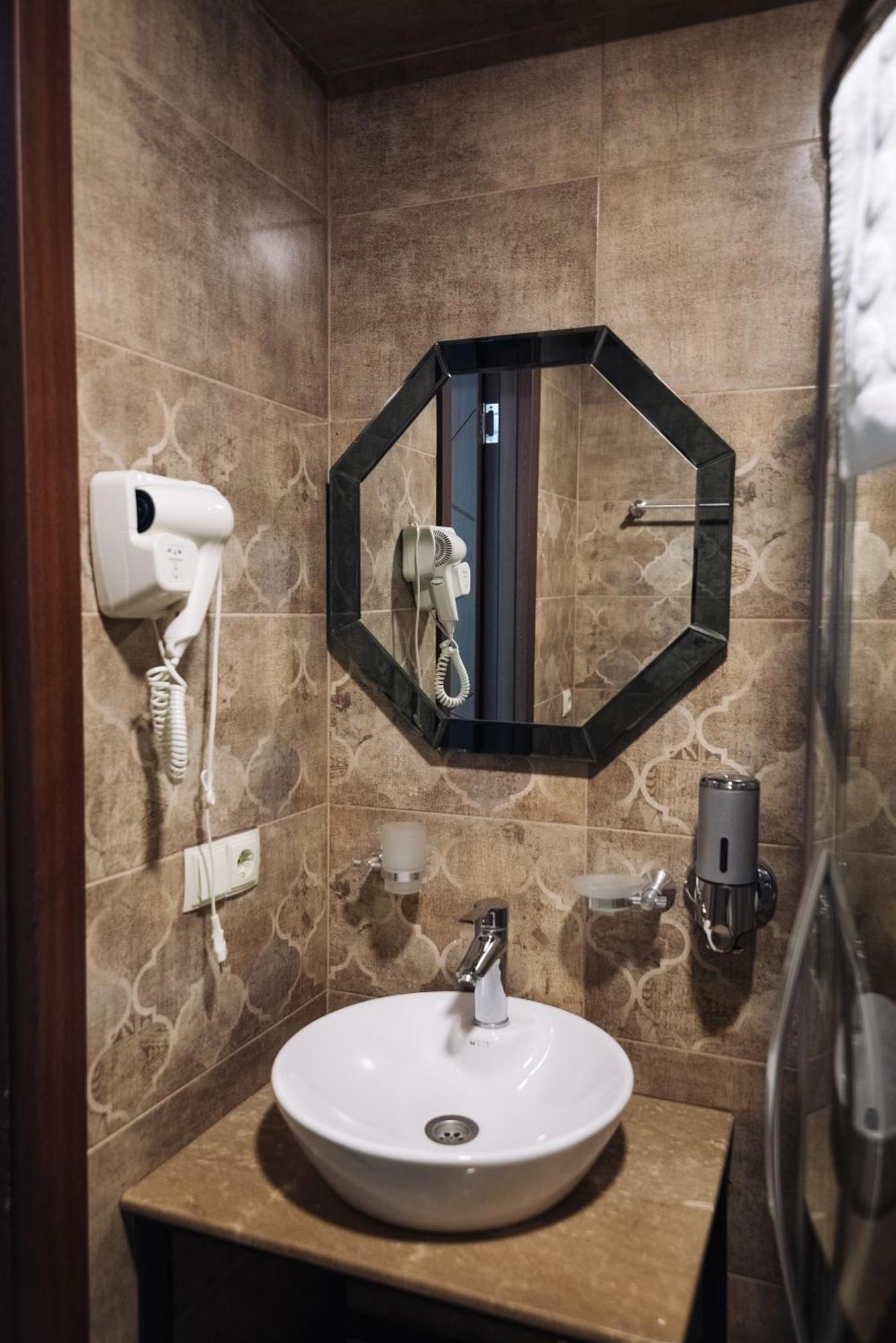 Royal Plaza Hotel Tbilisi Kamer foto